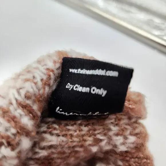 Line & Dot Houndstooth Sweater - Picture 14 of 16